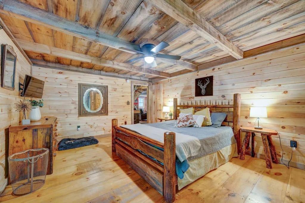 Bear Den Bungalow With Hot Tub Near Blue Ridge And Ellijay Extérieur photo